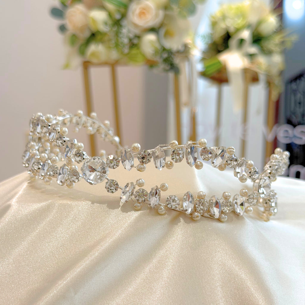 Diadema entrelazada