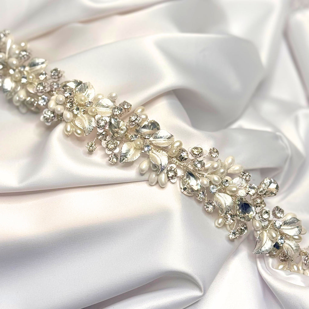 Tiara flores con perlas